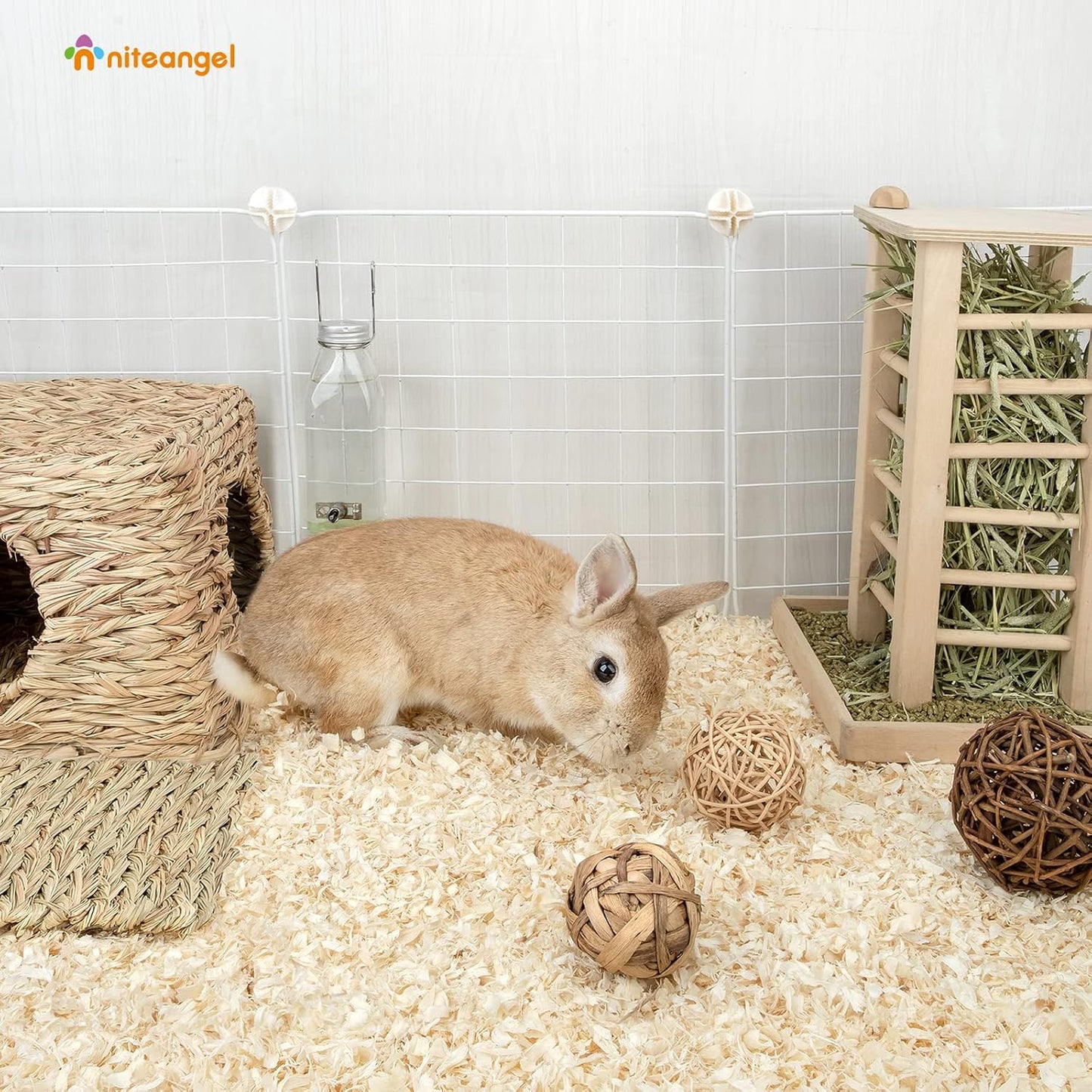 Niteangel Aspen Shaving Hamster Beddings for Syrian Dwarf Hamster Gerbil Mice Degu Rat Rabbit Bunny Guinea Pig Chinchilla Hedgehog or Other Small Pets (30L - 4mm)
